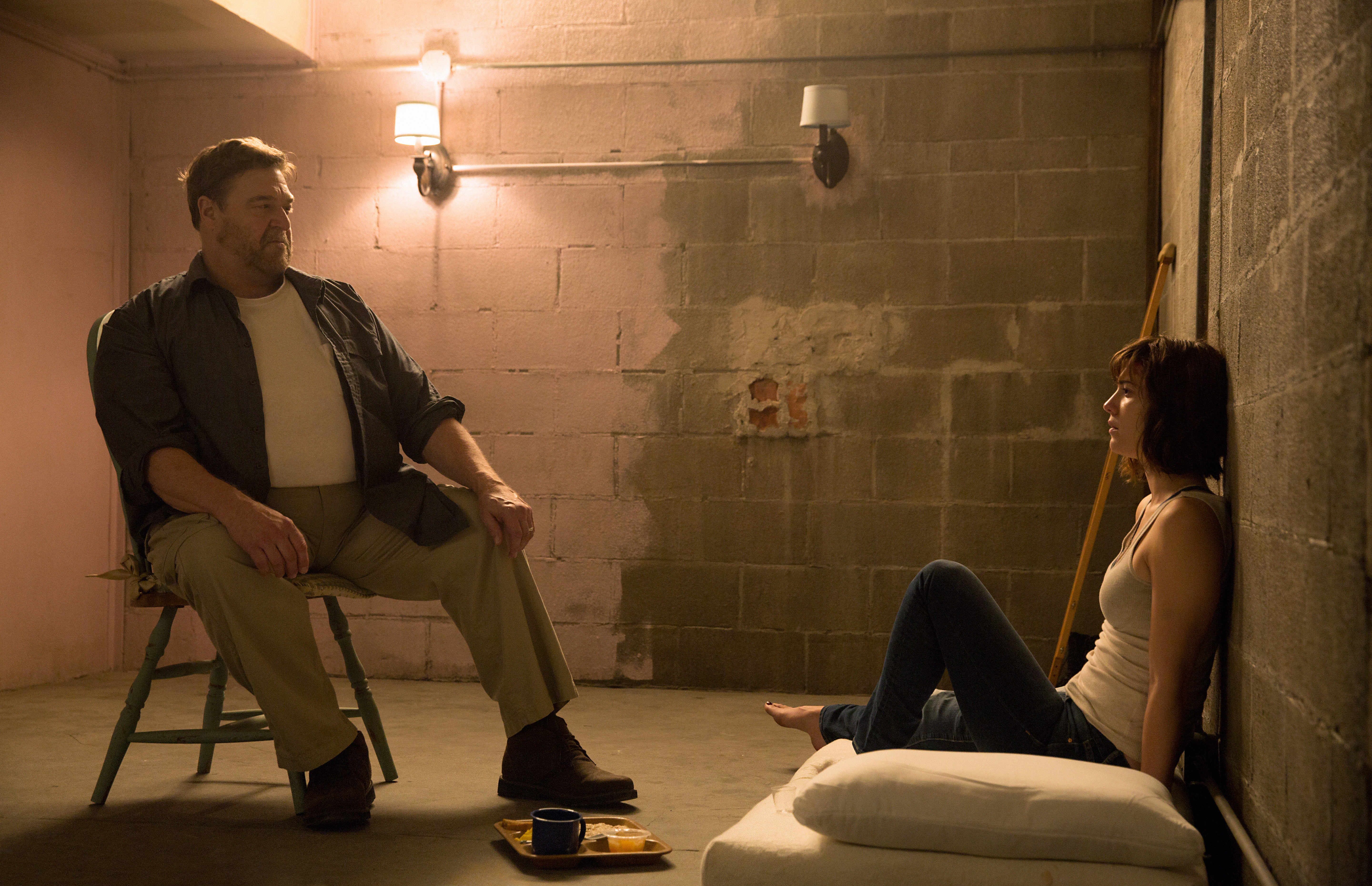 ’10 Cloverfield Lane’ Needs To Get Smaller To Become Greater