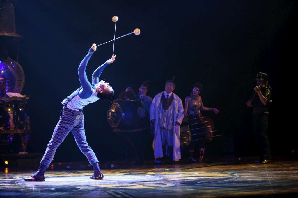 Cirque du Soleil’s ‘Kurios’ Embraces Steampunk, Possesses Dexterity