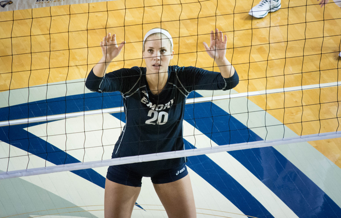 Volleyball Sweep UAA Round Robin, Extend Win Streak to 10 Games