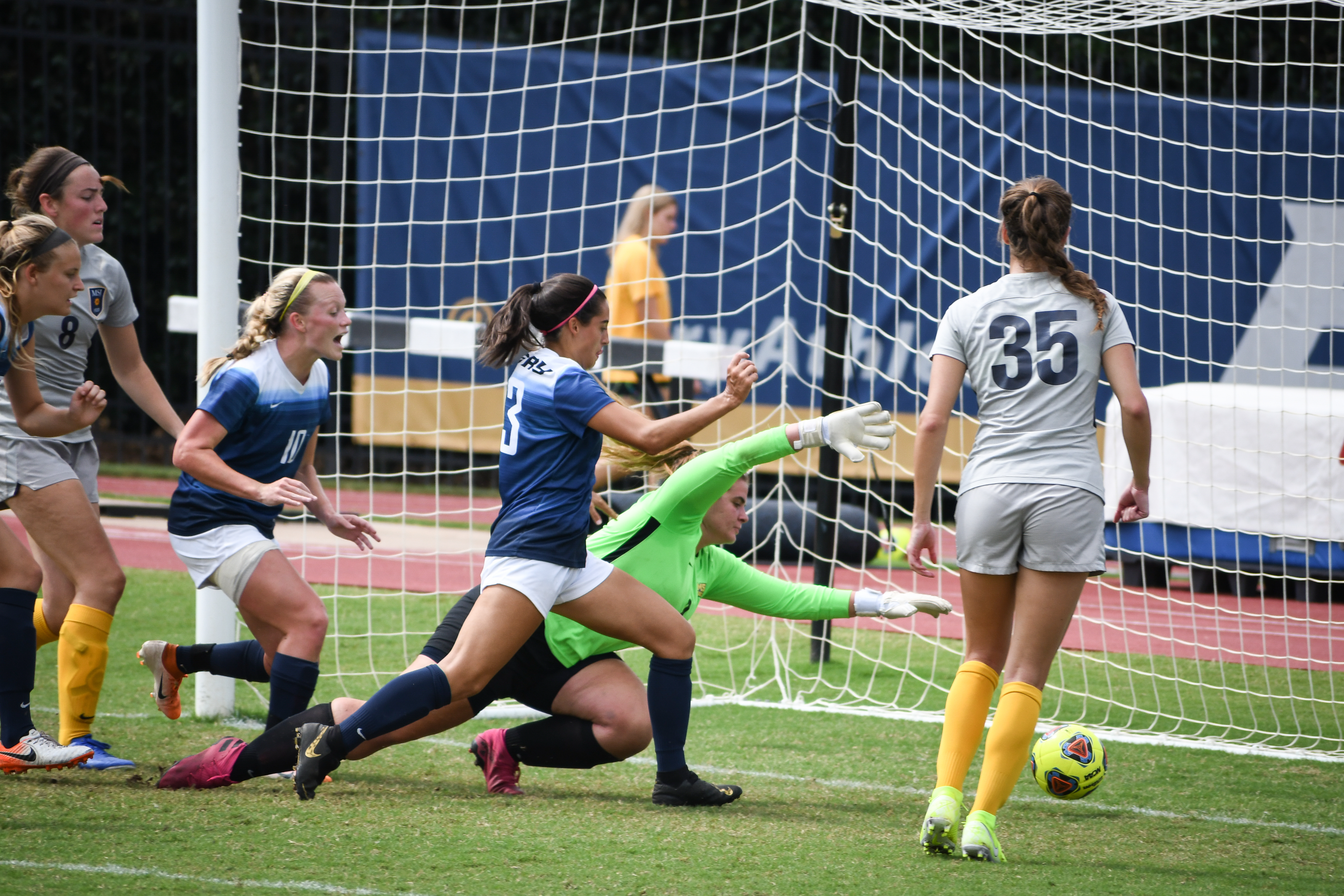 Emory women’s soccer wins big against regional foes, extending streak to three
