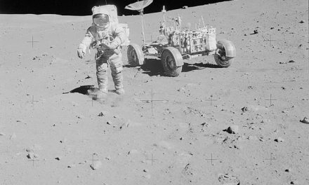 Using donated Scott family papers, University commemorates Apollo 15’s 50th anniversary with immersive learning hub