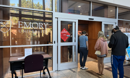 Early voters show up in record numbers at Emory polling location