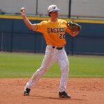 Baseball bounces back with strong conference series against WashU